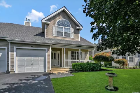 43 Goose Neck Ln #43, Riverhead, NY 11901