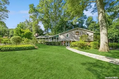 41 Colonial Dr, Huntington, NY 11743