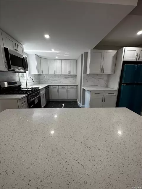 110-36 199th St, NY 11412
