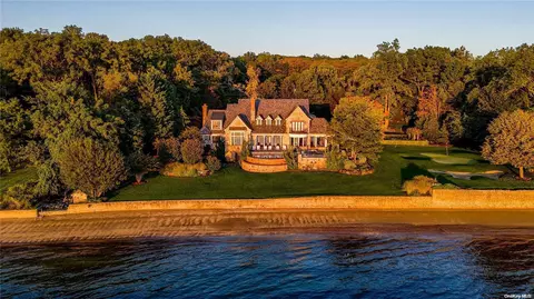 200 Centre Island Rd, Oyster Bay, NY 11771