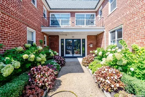 120 S Park Ave #1-J, Rockville Centre, NY 11570
