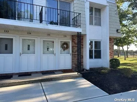 136 Rocky Point Yaph Rd #136, Brookhaven, NY 11778