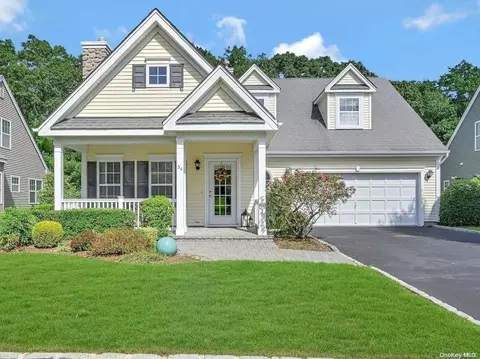 34 Golden Spruce Dr #34, Calverton, NY 11933