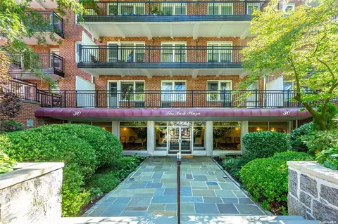 30 Stoner Ave #1-R, North Hempstead, NY 11021