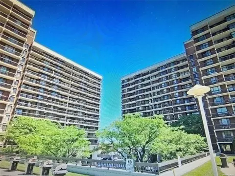 152-18 Union Tpke #11D, New York, NY 11367