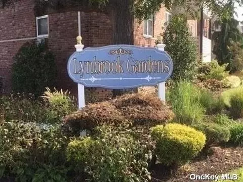 20 Daley Pl #130, Lynbrook, NY 11563