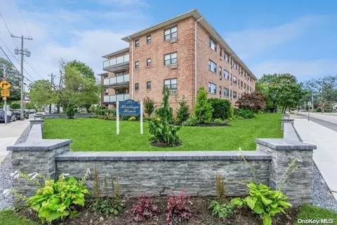 315 Atlantic Ave #2E, East Rockaway, NY 11518