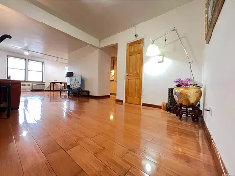 140-39 34 Ave #6S, Flushing, NY 11354