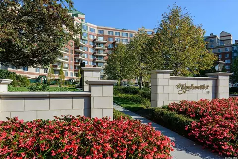 111 Cherry Valley Ave #312, Garden City, NY 11530