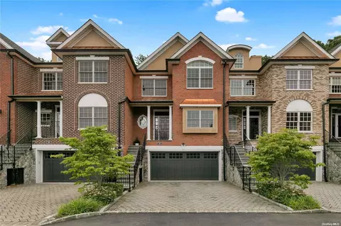 23 The Preserve #23, Woodbury, NY 11797