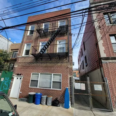 34-33 9 St, New York, NY 11106