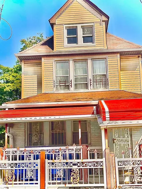 110-31 166th St, New York, NY 11433