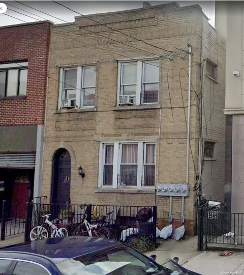 23-75 48th St, NY 11103