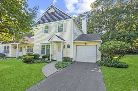 6 Egret Path #1, Coram, NY 11727