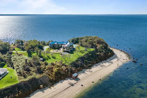 70 Crane Neck Rd, Setauket, NY 11733