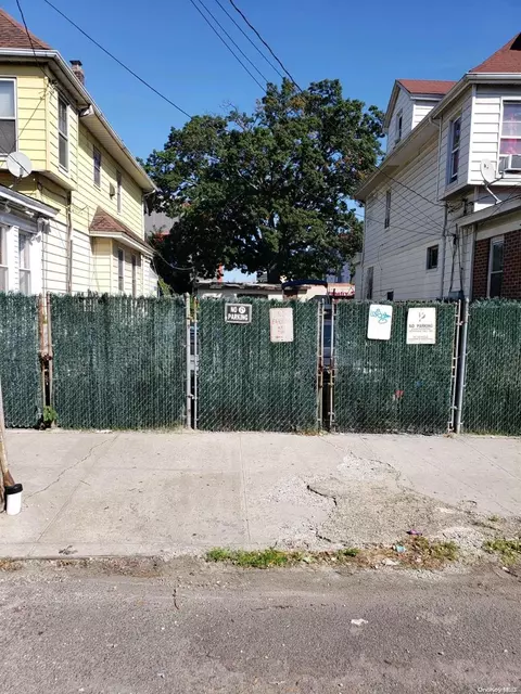 102-37 Remington St, New York, NY 11435