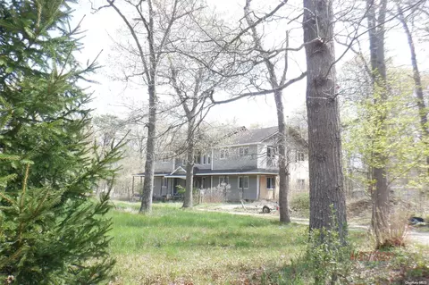 Undisclosed, Ridge, NY 11961