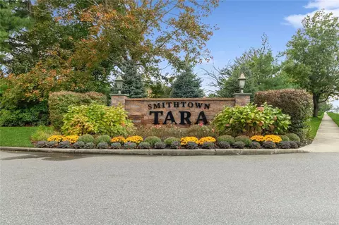 37 Ashley Cir #1, Commack, NY 11725