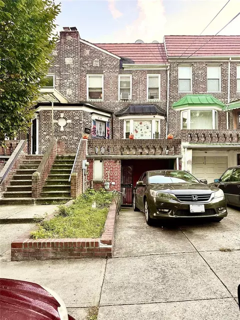 67-36 Austin St, New York, NY 11375