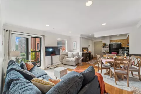 83-71 116th St #4E, New York, NY 11418