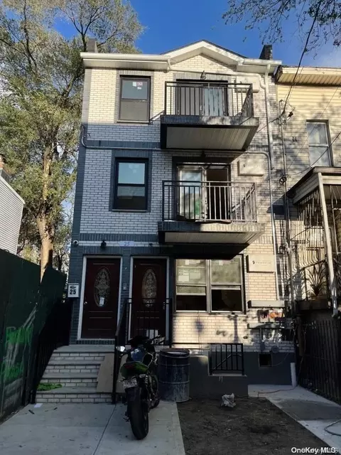 23 Milford St, Brooklyn, NY 11208
