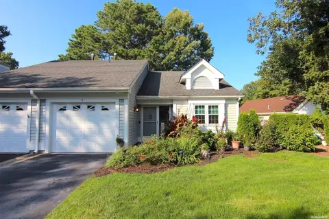 3 Villanova Ct #3, Ridge, NY 11961