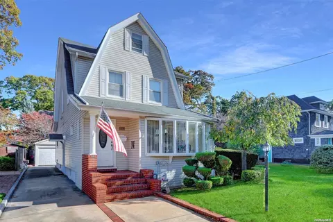 279 Euclid St, Malverne, NY 11565