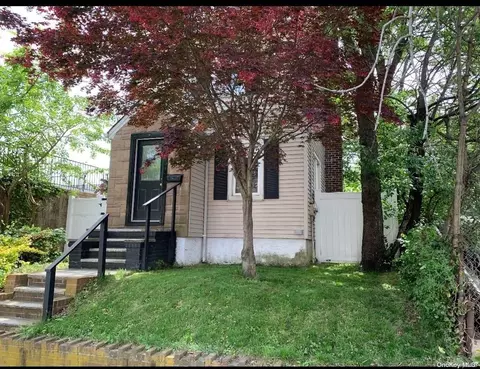 76-22 57th Rd, New York, NY 11379