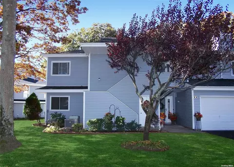 7 Lakeview Dr #7, Manorville, NY 11949
