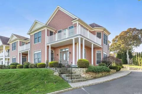 66 W Tiana Rd #1, Hampton Bays, NY 11946