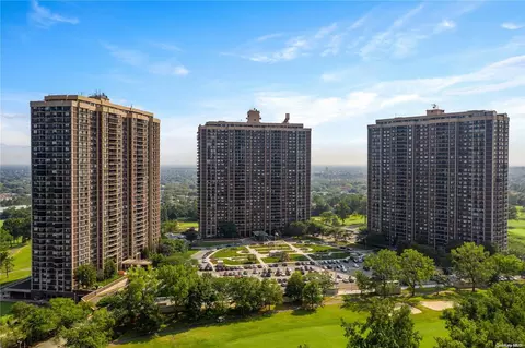 27110 Grand Central Pkwy #2A, New York, NY 11005