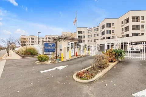 725 Miller Ave #339, Freeport, NY 11520
