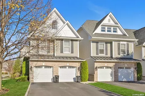 531 Pacing Way #1, North Hempstead, NY 11590