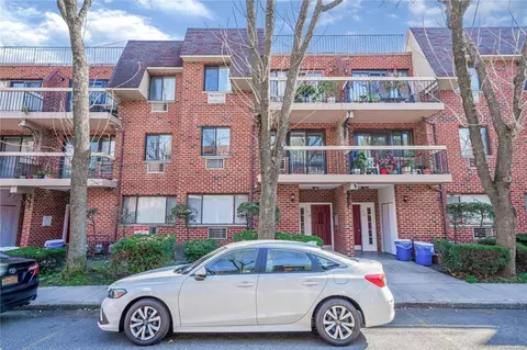 71-05 Sutton Pl #2, Fresh Meadows, NY 11365