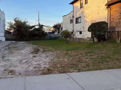 231 E Chester St, Long Beach, NY 11561