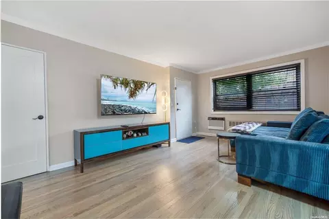 57-69 246 Cres #LOWER, Douglaston, NY 11362