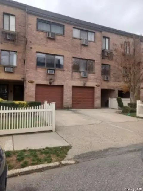 153-40 83rd St #8B-D, New York, NY 11414