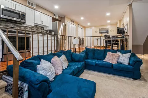 200 Hilton Ave #66B, Hempstead, NY 11550