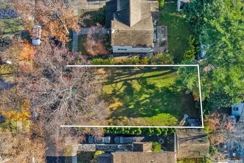 14 Michigan Rd, Hempstead, NY 11001