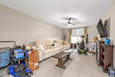 504 Merrick Rd #2E, Lynbrook, NY 11563