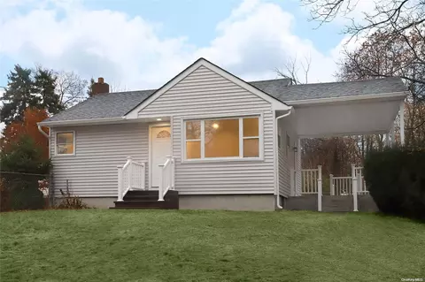 104 6th Ave, Huntington Station, NY 11746