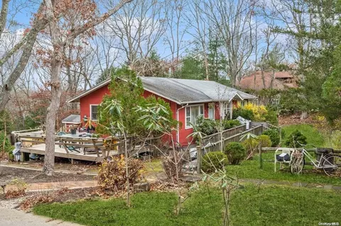 44 Robeson Blvd, Sag Harbor, NY 11963