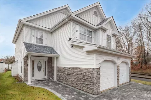 21 Ariel Dr #-, Middle Island, NY 11953