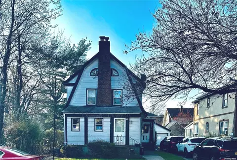 43-20 218th St, Bayside, NY 11361
