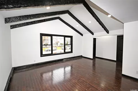 194-08 116th Ave, New York, NY 11412