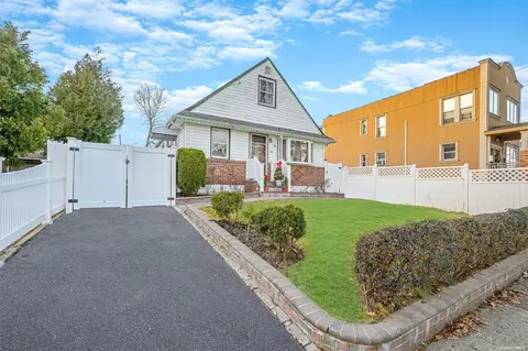 208 Benson Ave, Elmont, NY 11003