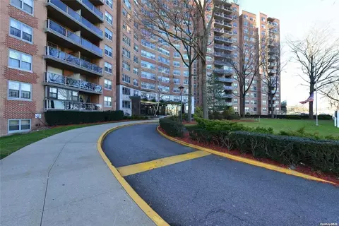 61-20 Grand Central Pkwy #C500, Forest Hills, NY 11375