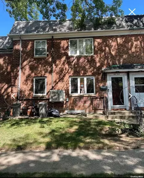 137-49 70th Rd, New York, NY 11367