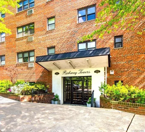 1910 Pelham Pkwy S #2A, New York, NY 10461