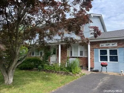 159 Sammis Ave, Deer Park, NY 11729